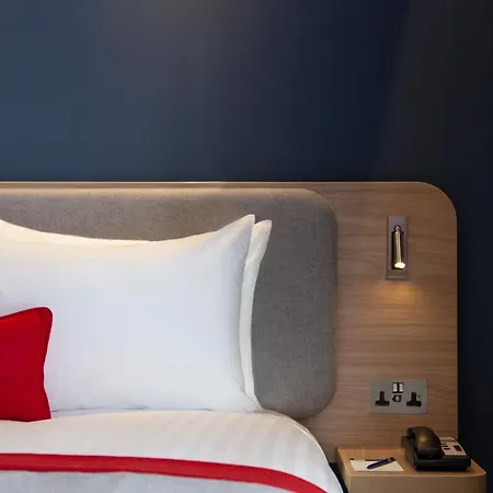 Express - & South Lakes By Ihg