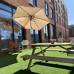 Express - & South Lakes By Ihg 3*