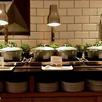 Express - & South Lakes By Ihg Hotel 3*