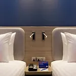 Express - & South Lakes By Ihg