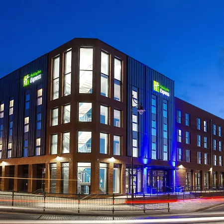 Express - & South Lakes By Ihg 3*