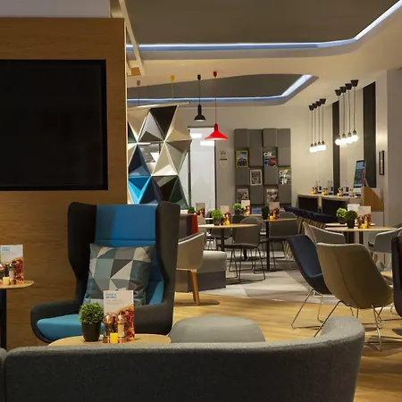 Express - & South Lakes By Ihg Hotel 3*