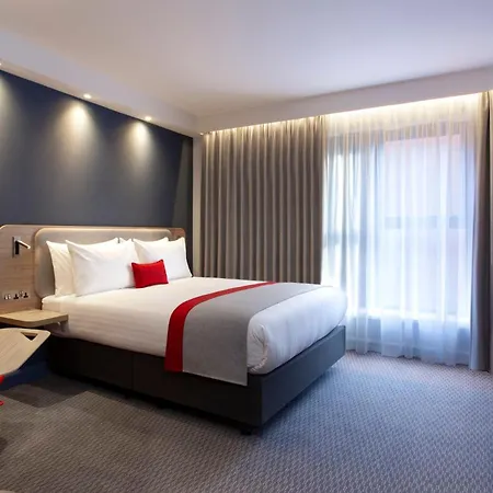 Express - & South Lakes By Ihg 3*