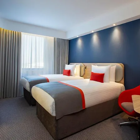 Express - & South Lakes By Ihg فندق بارو في فرنيس