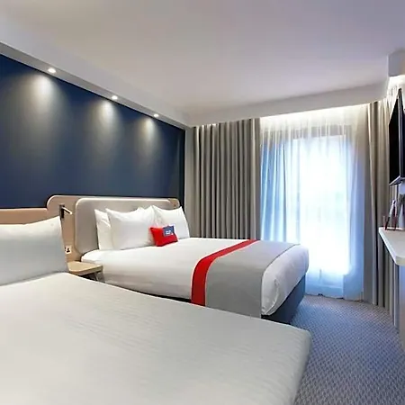 Express - & South Lakes By Ihg 3*
