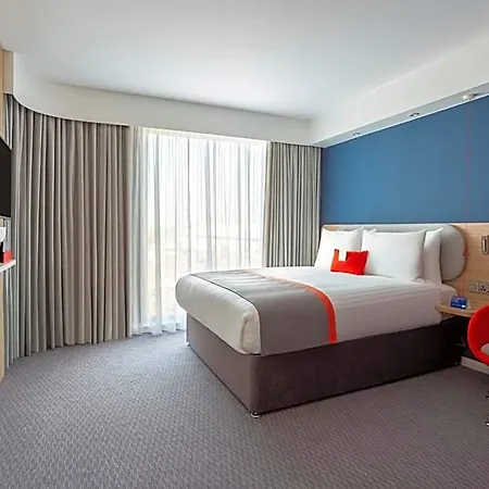 호텔 Express - & South Lakes By Ihg 3*