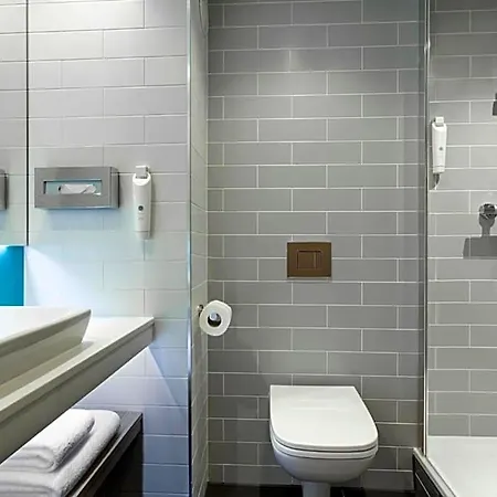 Express - & South Lakes By Ihg 3*