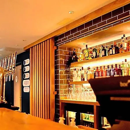 Express - & South Lakes By Ihg 3* 배로우인퍼니스