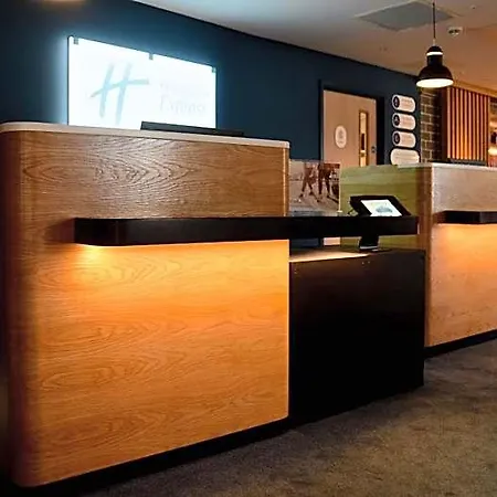 호텔 Express - & South Lakes By Ihg 3*