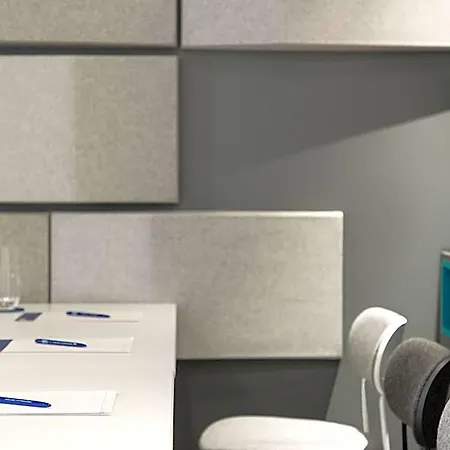 Express - & South Lakes By Ihg 호텔 3*