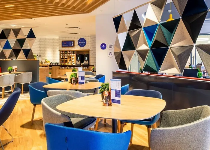 Express - & South Lakes By Ihg فندق بارو في فرنيس