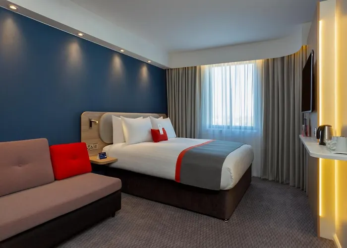 فندق Express - & South Lakes By Ihg