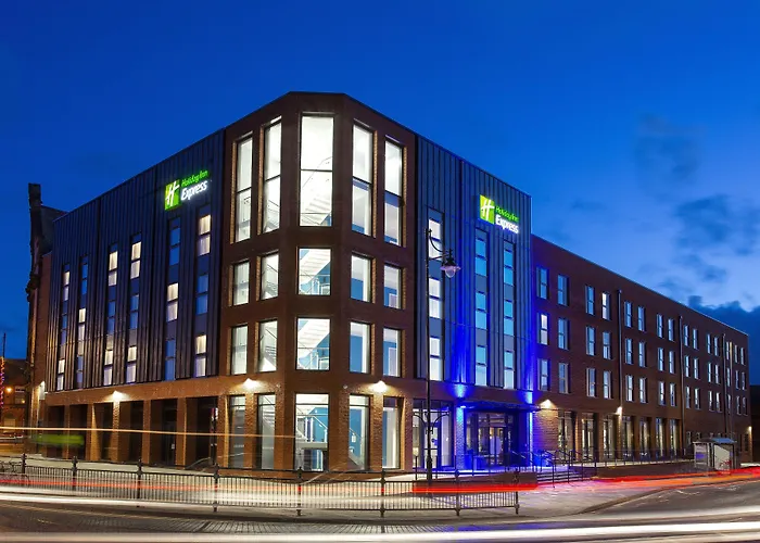 Express - & South Lakes By Ihg 3*