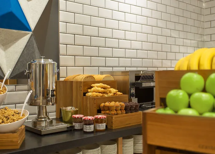 فندق Express - & South Lakes By Ihg 3*