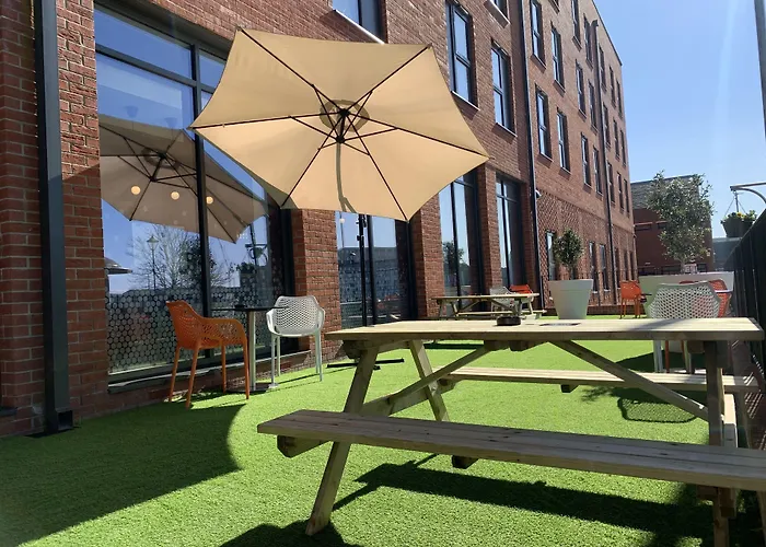 Express - & South Lakes By Ihg 3*