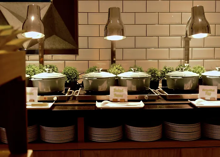 Express - & South Lakes By Ihg فندق 3*