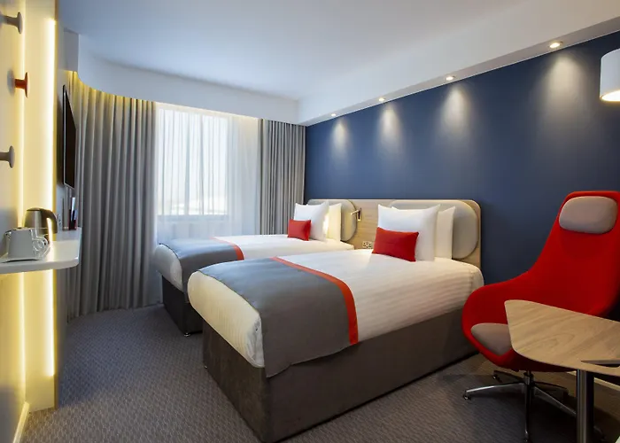 فندق Express - & South Lakes By Ihg