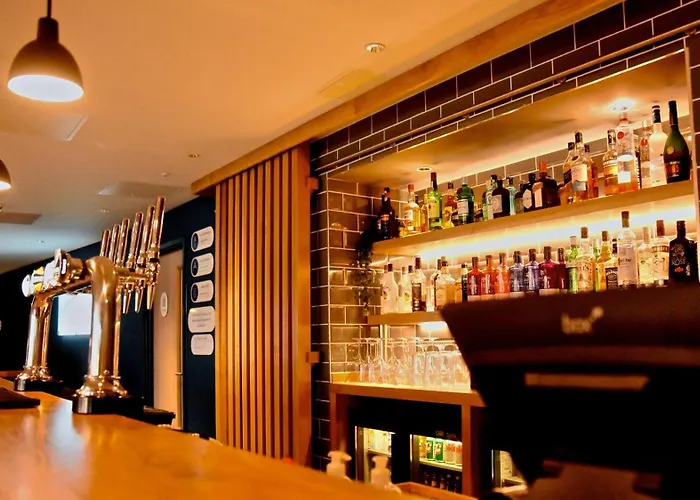 Express - & South Lakes By Ihg