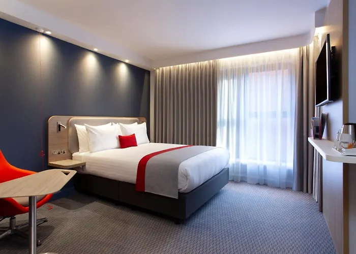 Express - & South Lakes By Ihg 3*