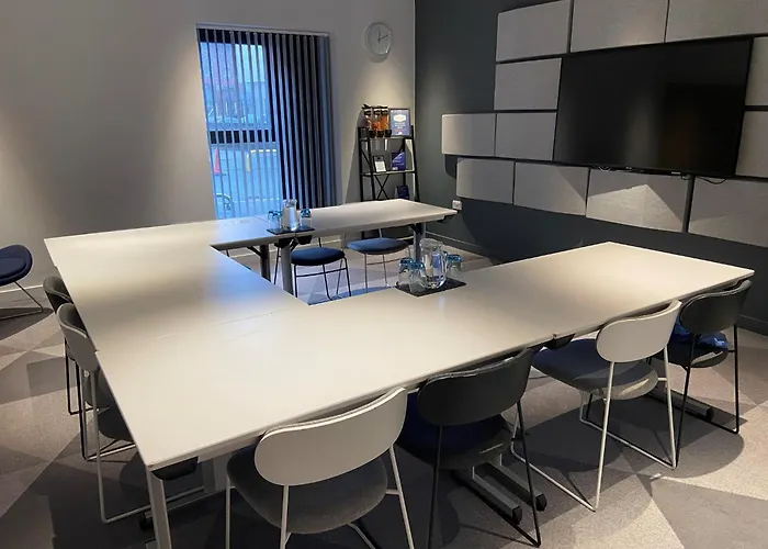 Express - & South Lakes By Ihg فندق 3*