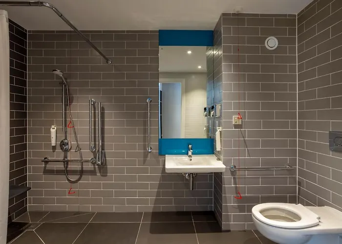 Express - & South Lakes By Ihg بارو في فرنيس