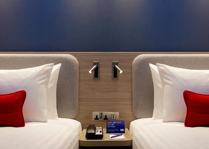 Express - & South Lakes By Ihg